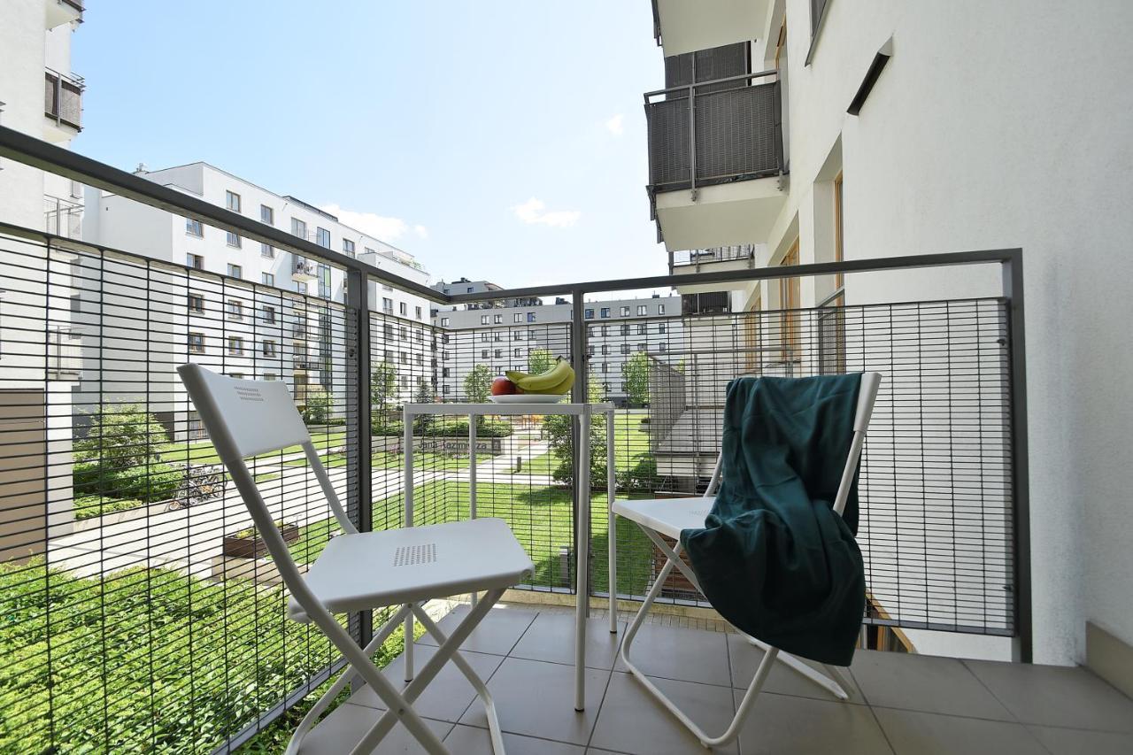 Wola Apartment Варшава Екстер'єр фото