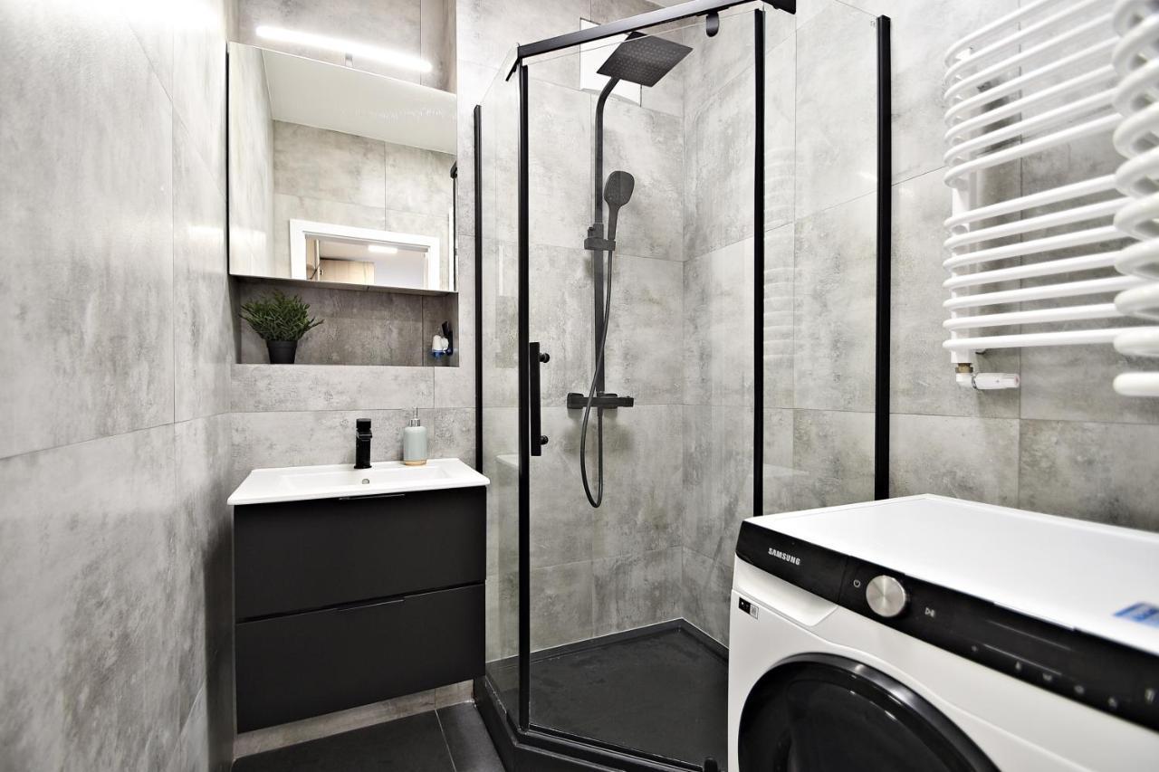 Wola Apartment Варшава Екстер'єр фото
